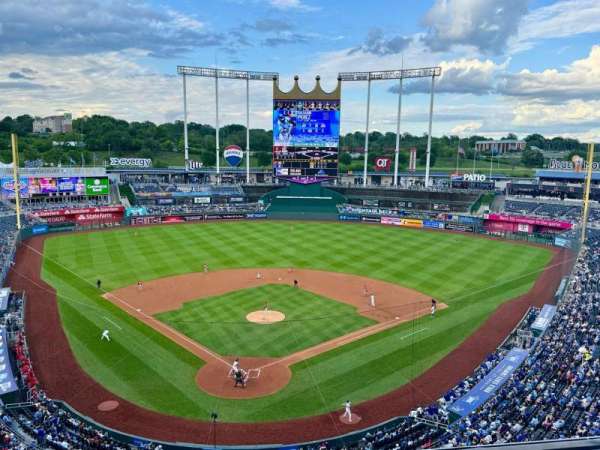 Kauffman Stadium, bloc: 421, rangée: J, place: 9