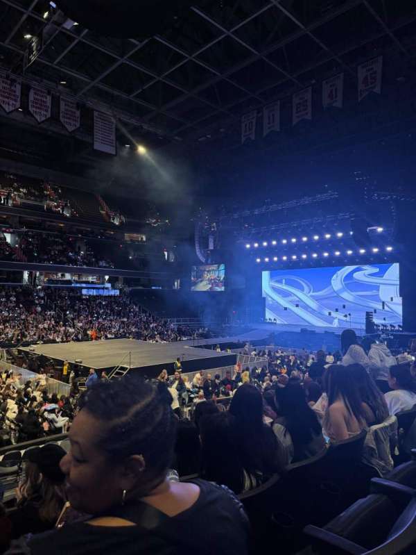 Capital One Arena, bloc: 110, rangée: O, place: 5