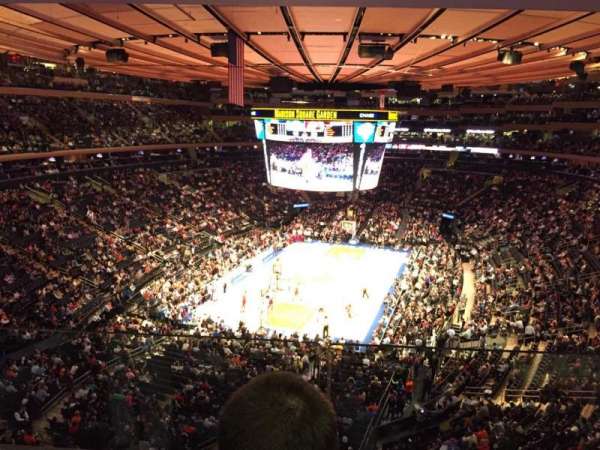 Madison Square Garden, bloc: 417, rangée: 2, place: 7