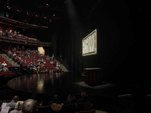 Vivian Beaumont Theater, bloc: Orchestra R, rangée: H, place: 512