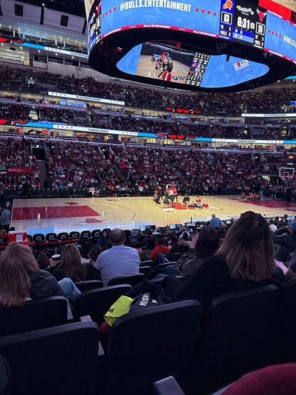 United Center, bloc: 102, rangée: 10, place: 5