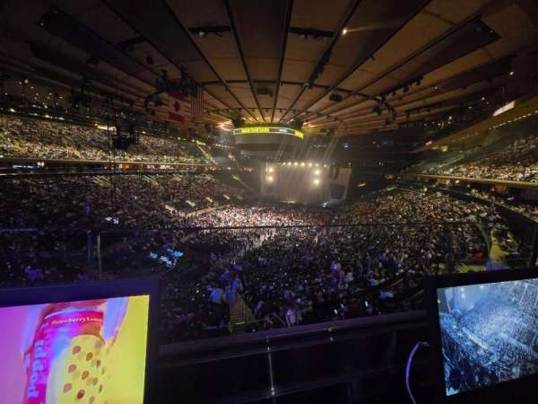Madison Square Garden, bloc: 206, rangée: 1