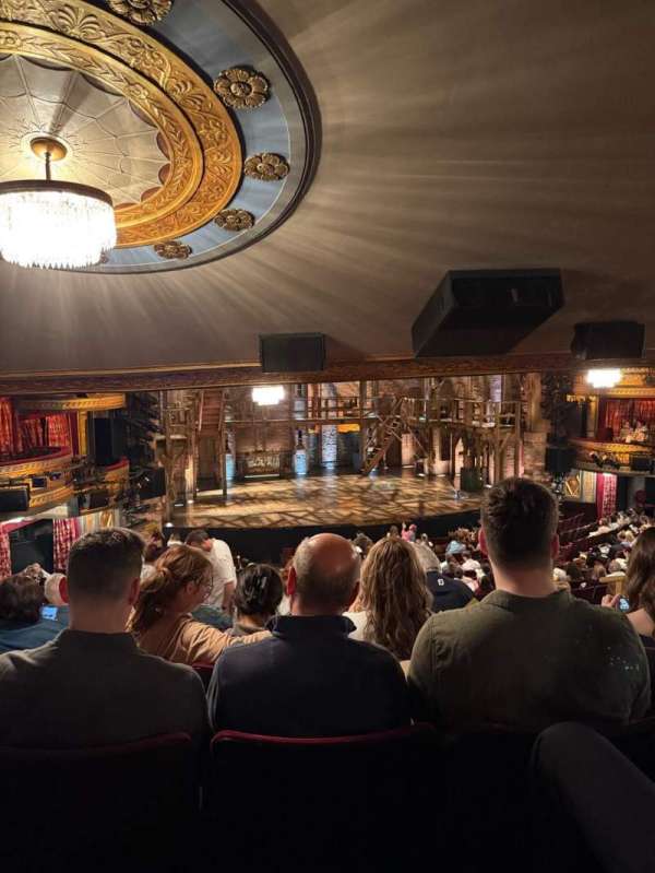 Richard Rodgers Theatre, bloc: Orchestra L, rangée: V, place: 11