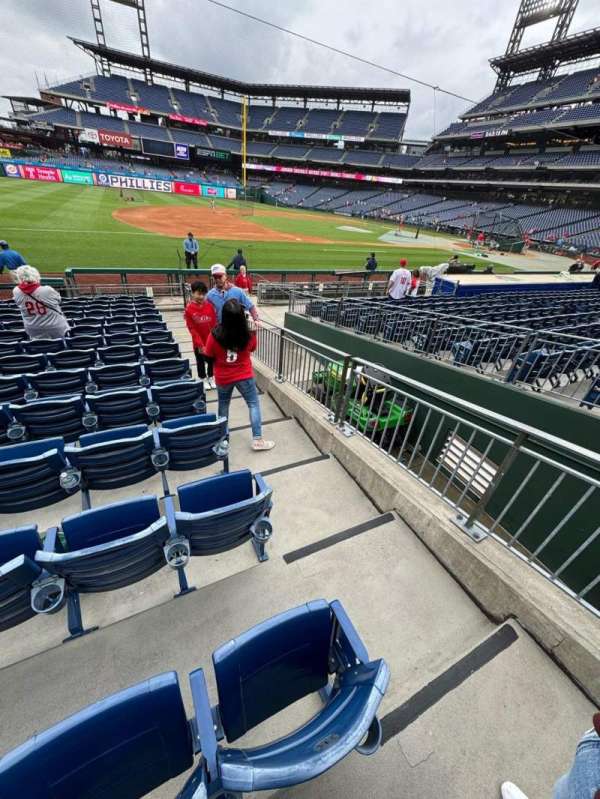 Citizens Bank Park, bloc: 133, rangée: 13, place: 1