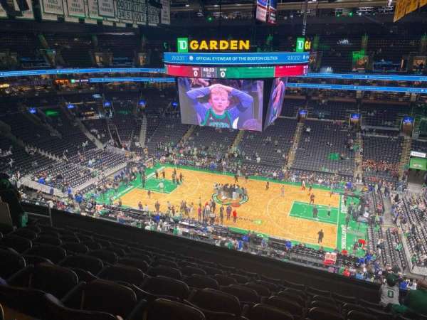 TD Garden, bloc: 330, rangée: 9, place: 5