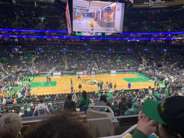 TD Garden, bloc: 143, rangée: F, place: 2