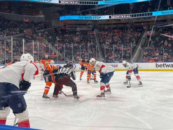 Rogers Place, bloc: 121, rangée: 1, place: 12