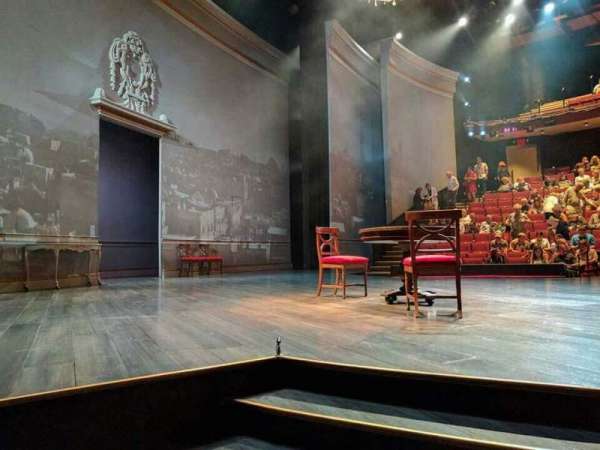 Vivian Beaumont Theater, bloc: Orchestra L, rangée: C, place: 105