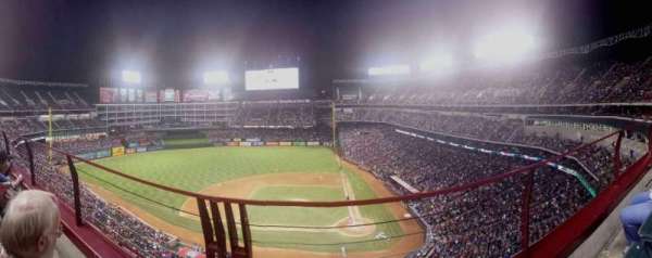 Globe Life Park in Arlington, bloc: 321, rangée: 2, place: 7