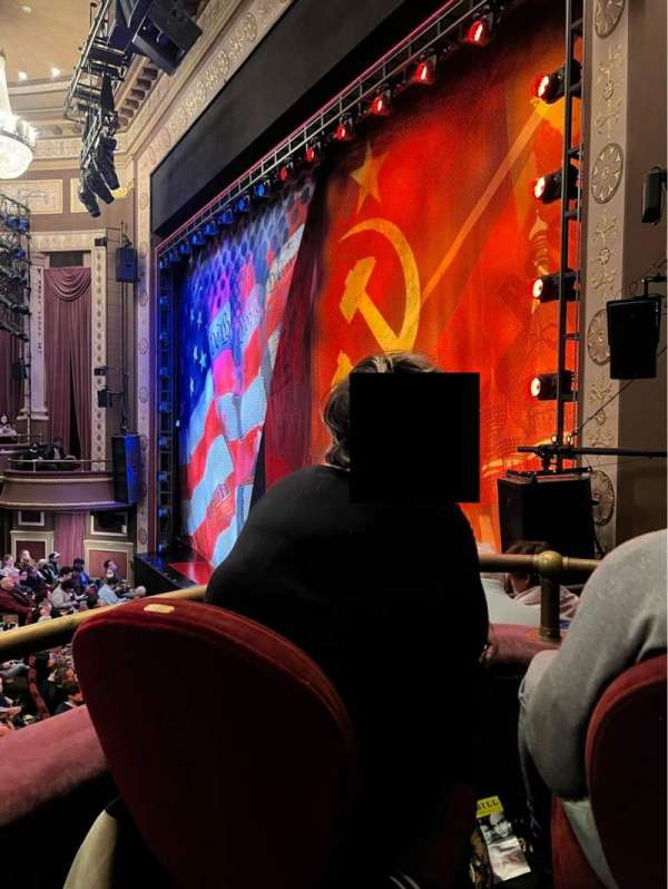 Imperial Theatre, bloc: Middle Right Box, rangée: BB, place: 4