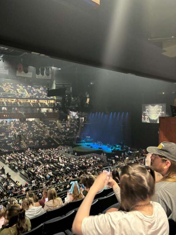 Nationwide Arena, bloc: C4, rangée: h, place: 4