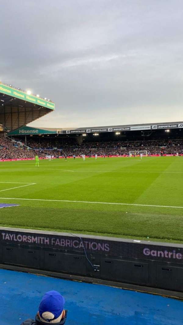 Elland Road, bloc: N3, rangée: EE, place: 67