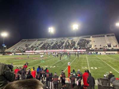 Huskie Stadium bloc B