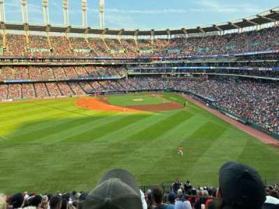 Progressive Field bloc 182